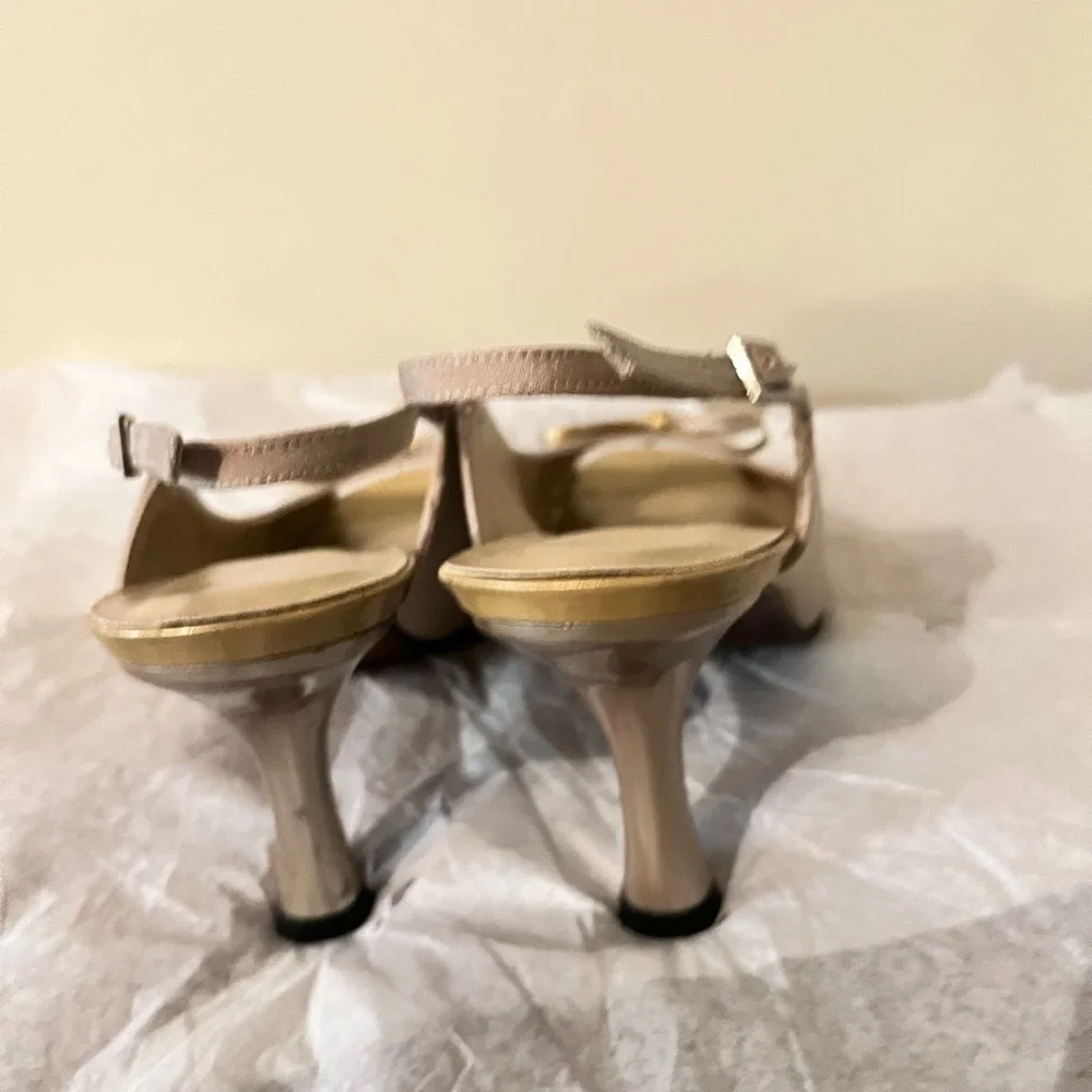 Stuart Weizmann open toe. - Picture 4 of 7